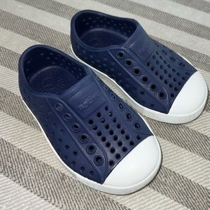 Toddler Native shoes. Size 5